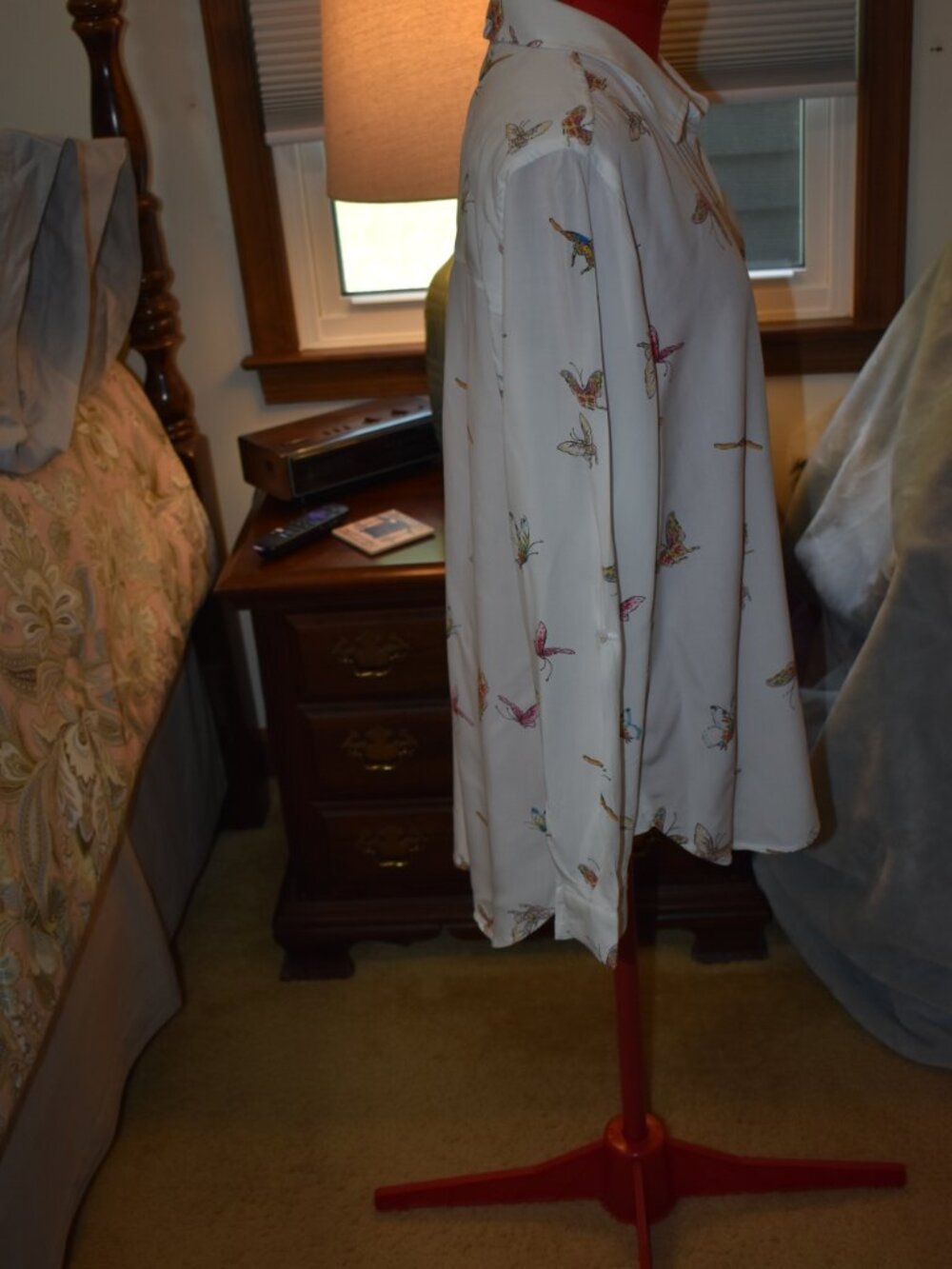 blouse - Picture 3 of 7